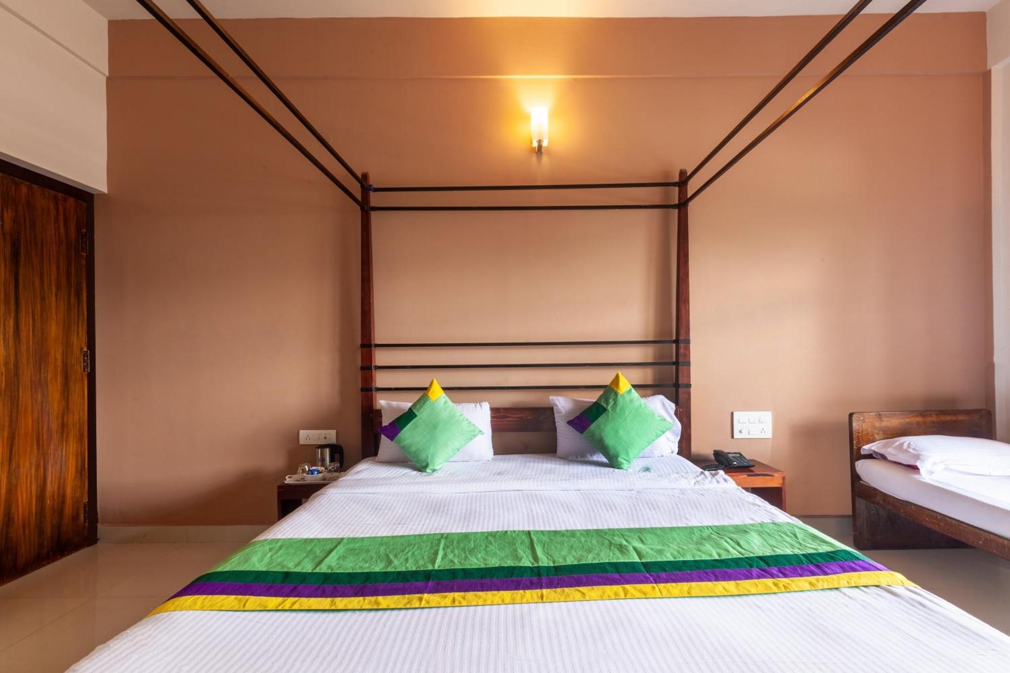 Treebo Vrindavan, 3 Km From Madikeri Fort 외부 사진